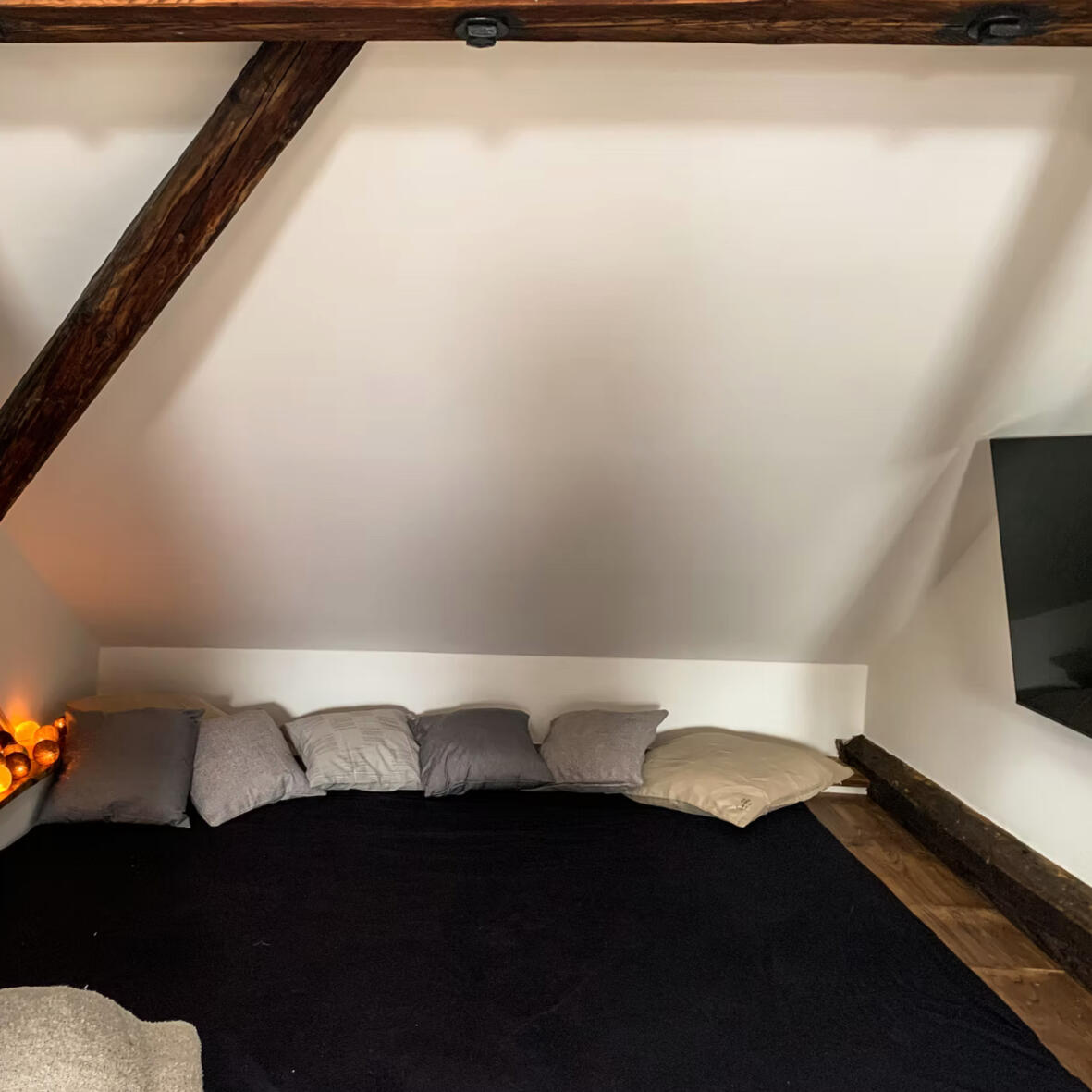 Doppelbett für 2 Personen, mit Fernseher